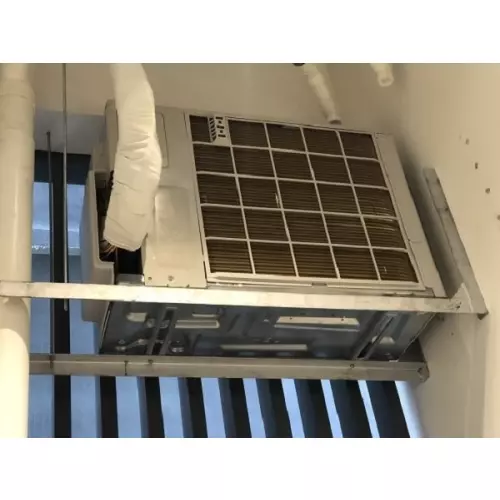 z4601987798090d915cca8b6138023b5a11475426ab76c-min-9239